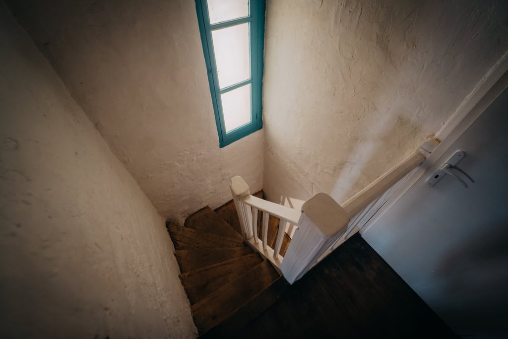 galerie art exposition pop-up toulouse ville rose sud france escalier cage d'escalier