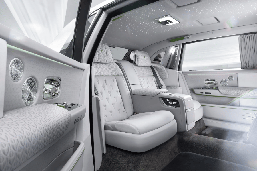 intérieur rolls royce cullinan riche luxe