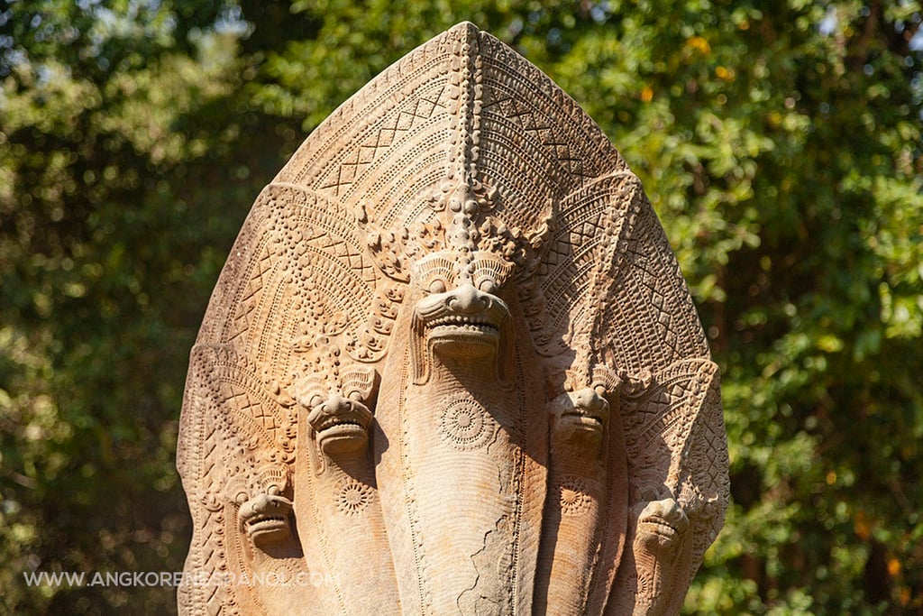 Naga de 5 cabezas en Beng Mealea