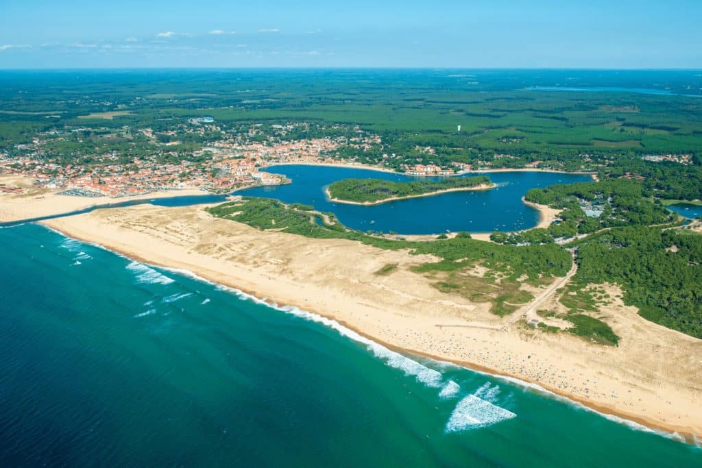 vu du ciel du lac marin dans les Landes