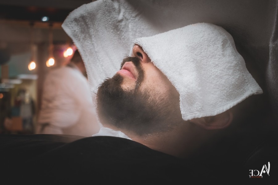 servicio de barba con vapor en barberia ace quito
