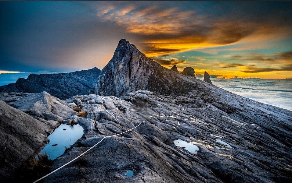 borneo mount kinabalu summit sunrise