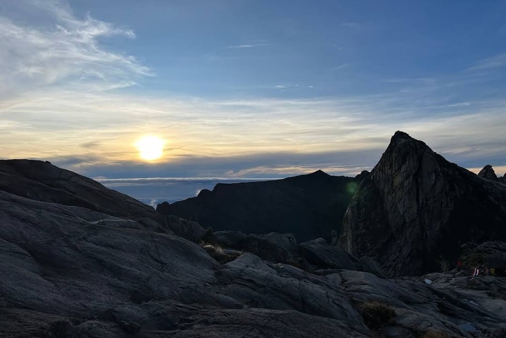 borneo mount kinbalu lows peak sunrise