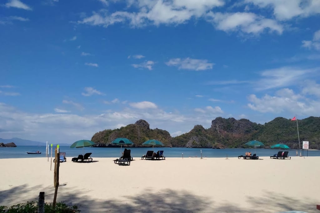 tajung rhu beach langkawai