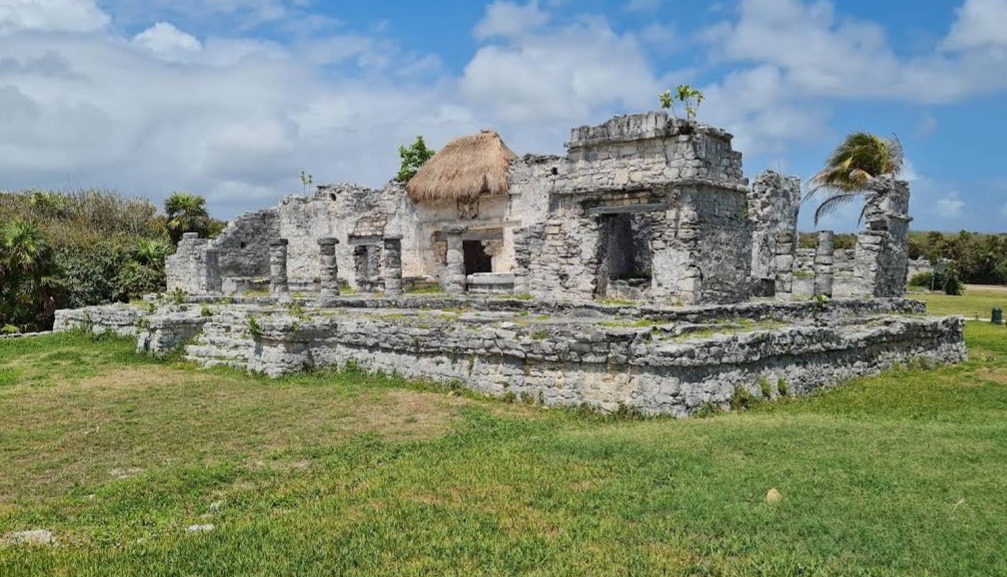 MEXUCI TULUM RUINS TEMPLE DESCENDING GOD