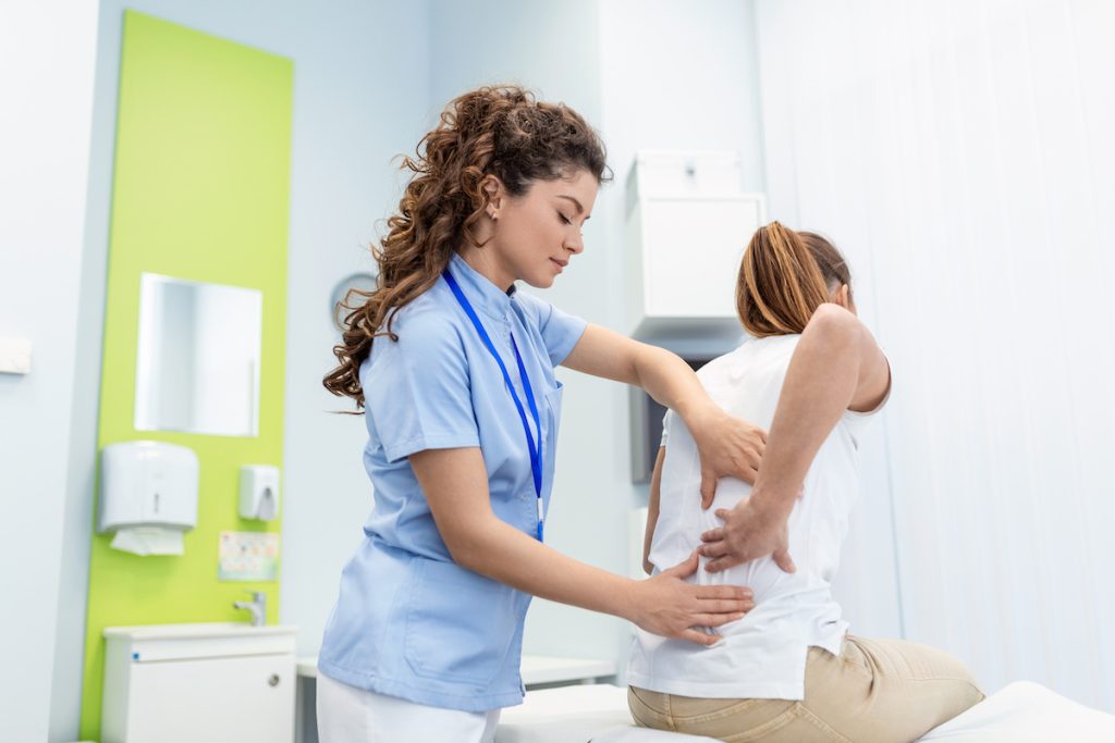 Fisioterapia para lesiones por malas posturas laborales