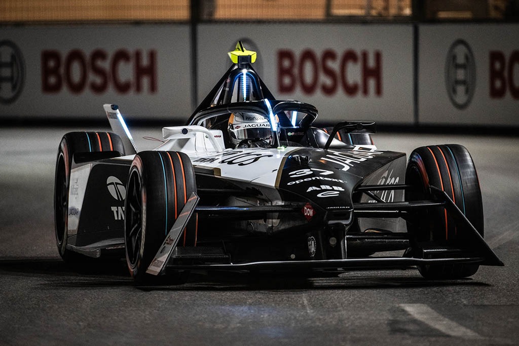 Nickas Cassidy Jaguar Formulė-E