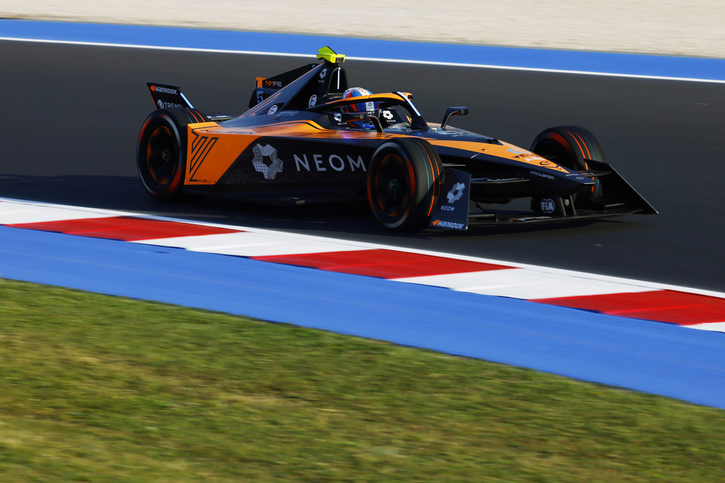 Jake'as Hughesas McLaren Formulė-E