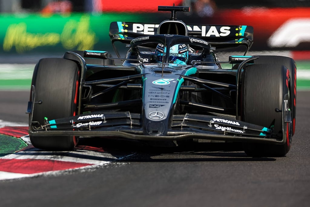 George'as Russellas Mercedes