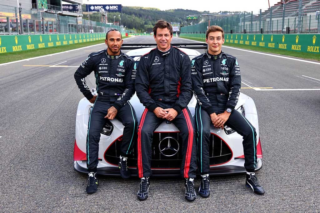 Lewisas Hamiltonas Toto Wolffas George'as Russellas