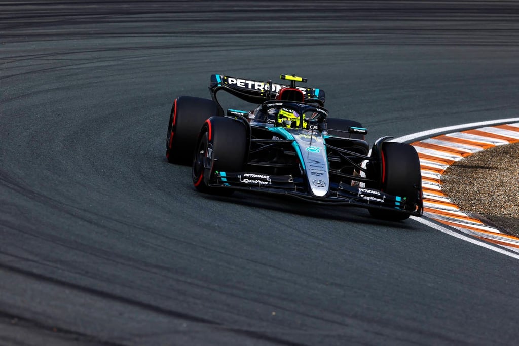 Lewisas Hamiltonas Mercedes