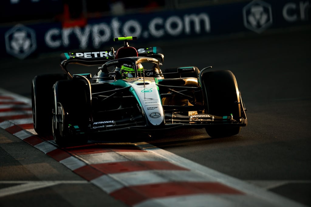 Lewisas Hamiltonas Mercedes Baku F-1