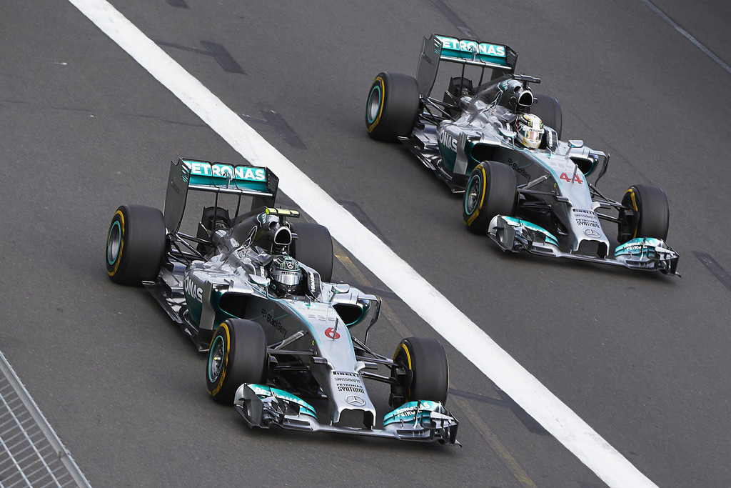 Nico Rosbergas Lewisas Hamiltonas Mercedes