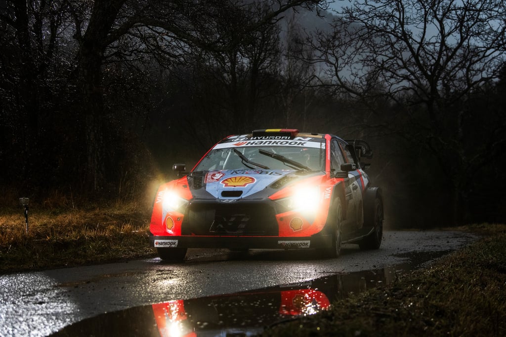 Thierry Neuville'is Hyundai WRC ralis