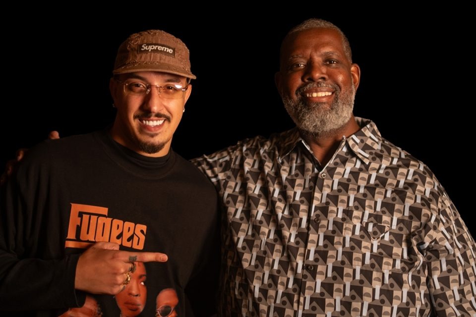 Delacruz e Péricles no clipe Pensando Direito unindo rap, R&B e pagode em colaboração inédita