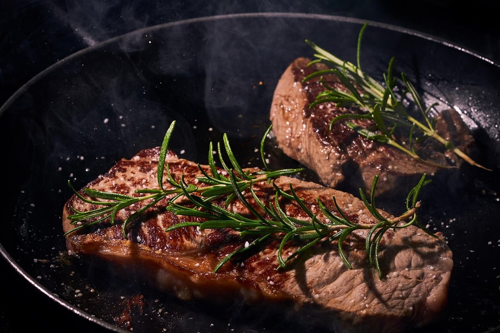 Steak jugoso y exquisito con toque gourmet.