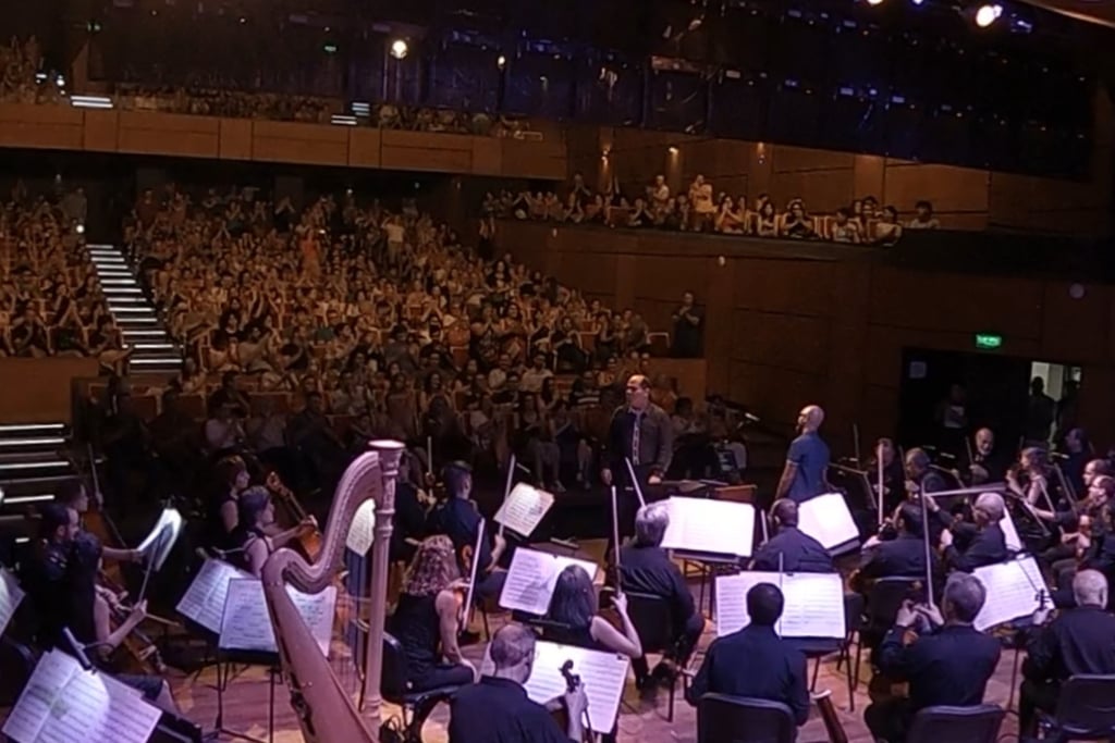 David De Mata with the UNCuyo Symphony Orchestra