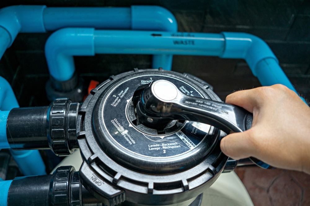 backwashing-pool-filters