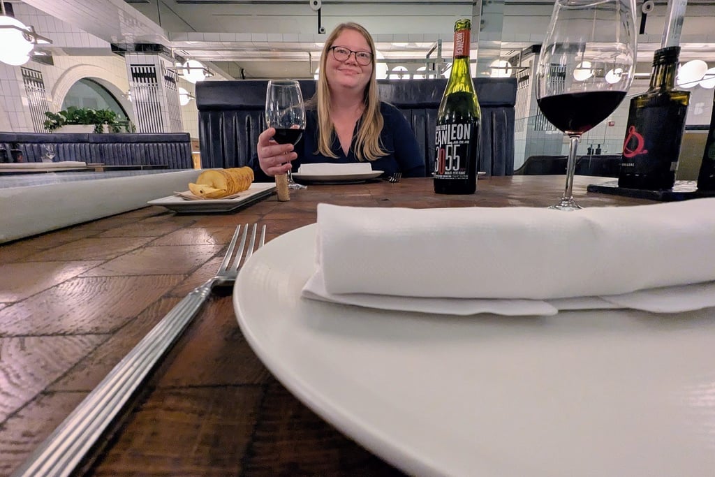 Lomo Alto huge tables