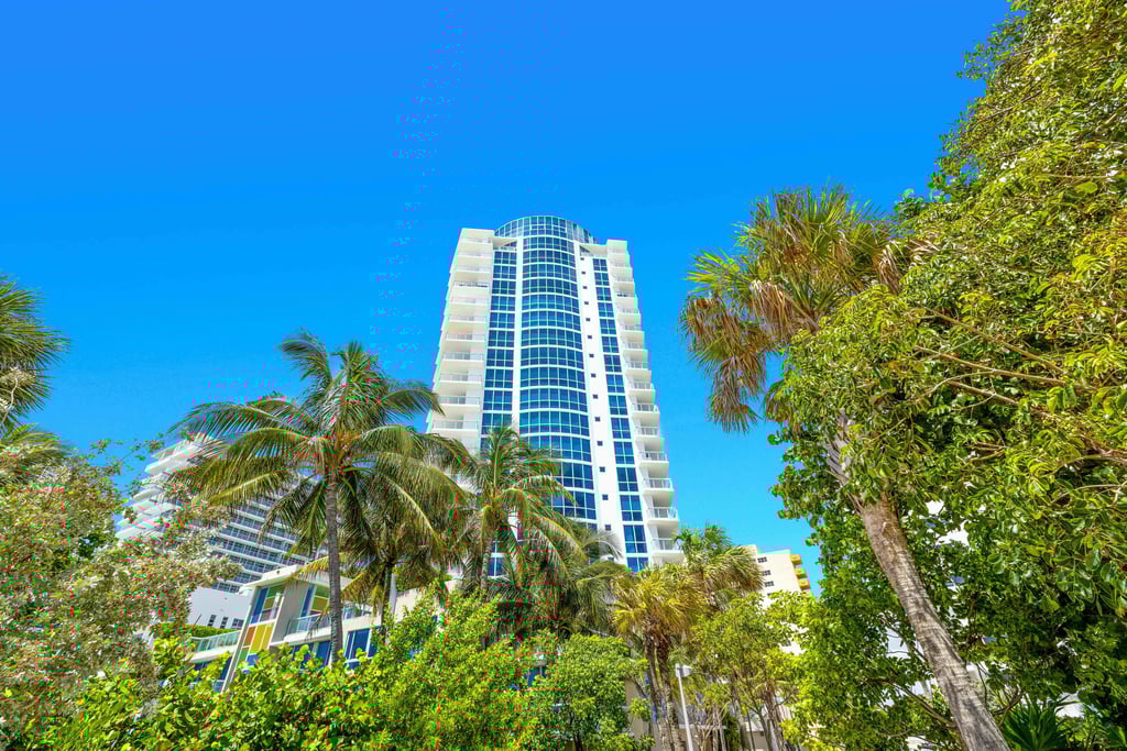 Condo building photo Miami Beach