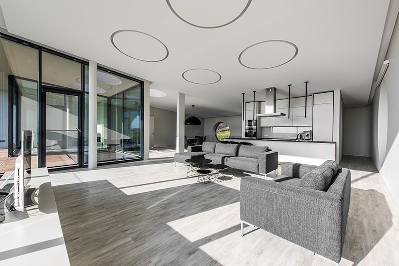 vinilinės grindys privačiam interjerui