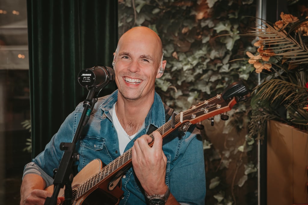 Bruiloftszanger Marco Starink tijdens bruiloft in Noord-Brabant, Zeeland of Limburg