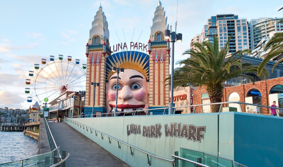 St Kilda Beach & Luna Park, Melbourne