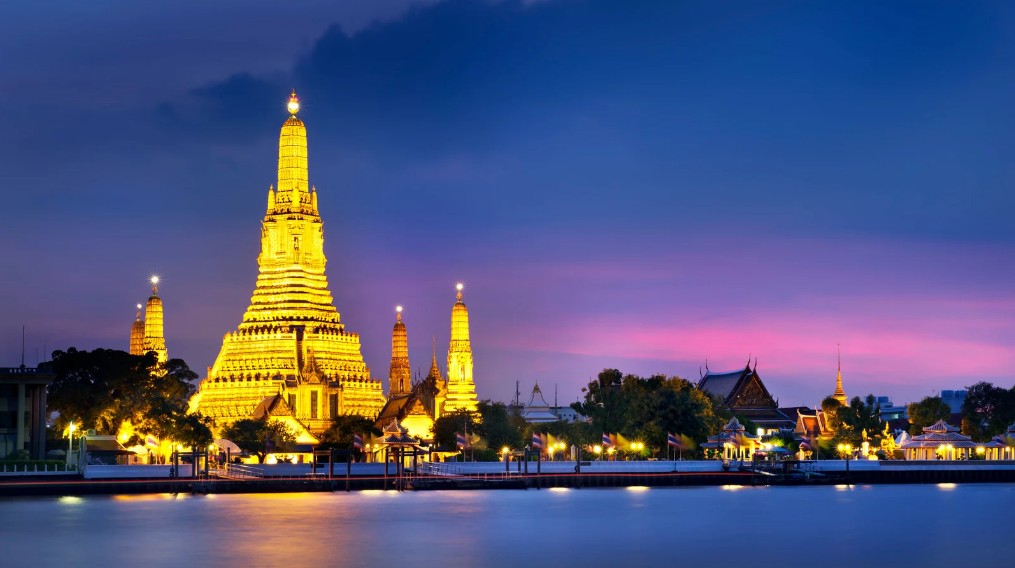 2. Wat Arun (Temple of Dawn), Bangkok