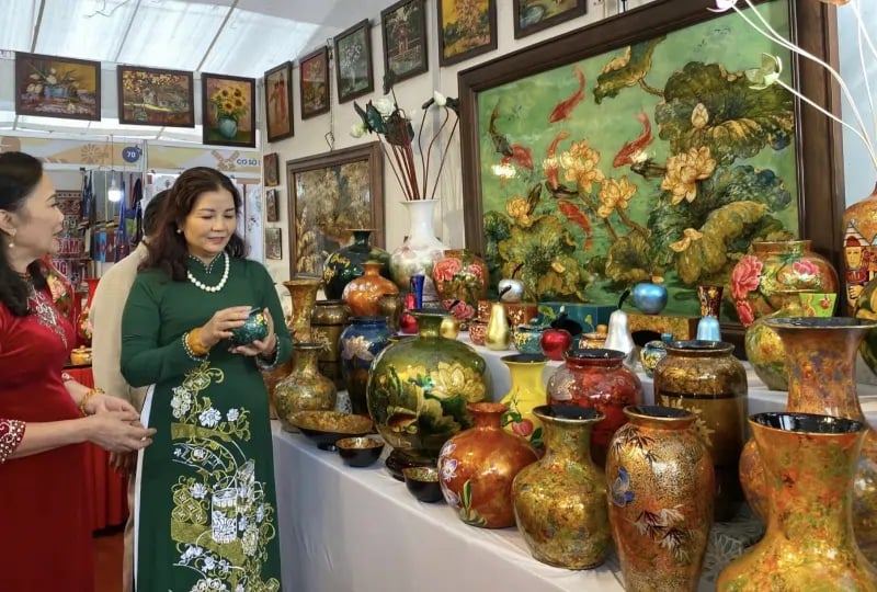 Làng sơn mài hạ thái