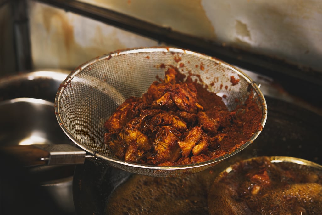 a fresh batch of fried chicken at Johny Kopitiam Batam