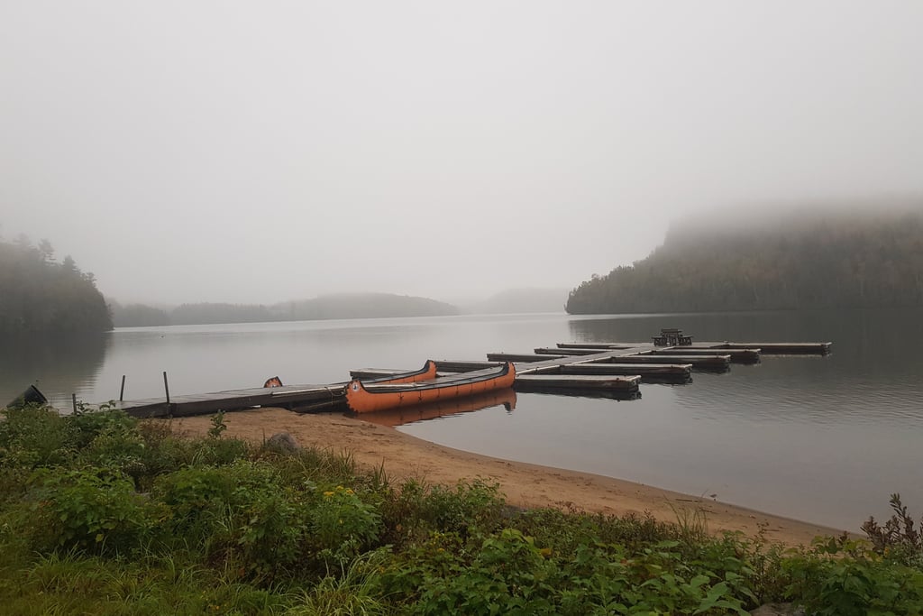 rabaska-canot-amérindien-lac-blanc-mauricie