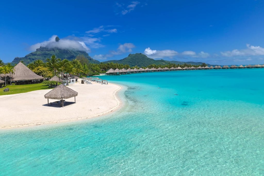 TOP 5 best hotesl & resorts in Bora Bora 2025