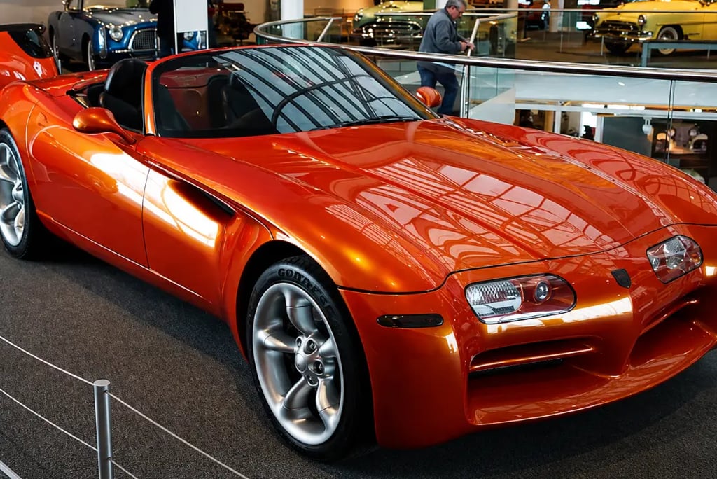 Dodge Copperhead conversível exposto durante mostra de carros clássicos