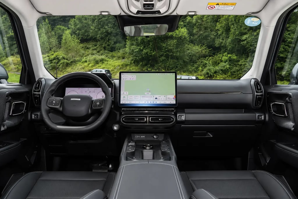 Interior tecnológico do SUV híbrido GWM Haval Dargo Plus