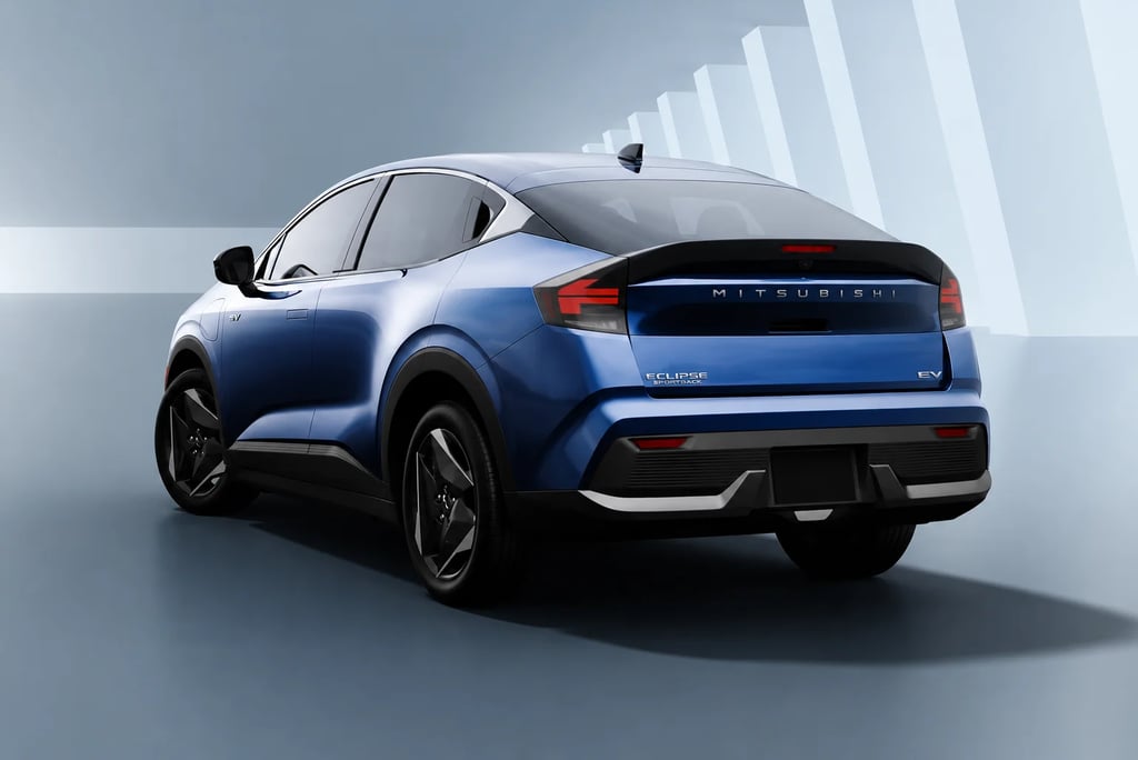 Traseira do Mitsubishi Eclipse Sportback 2027 com novo design e lanternas em LED