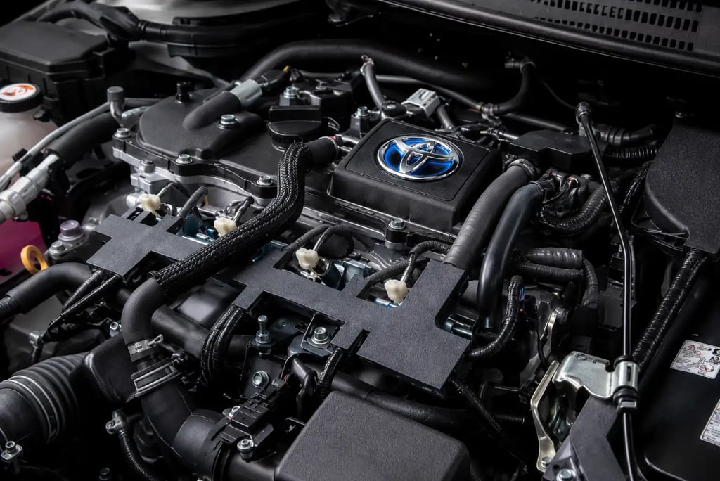 Motor Toyota Dynamic Force 2.0 em destaque no cofre do Corolla