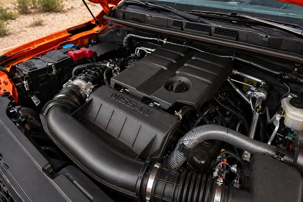 motor V6 da picape Nissan Frontier em destaque com proposta de potência e eficiência