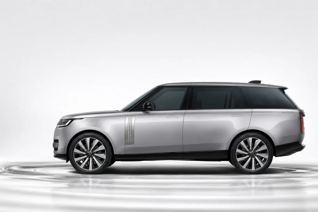 Range Rover SV Ultra vista lateral SUV de luxo exclusivo vendido sob convite