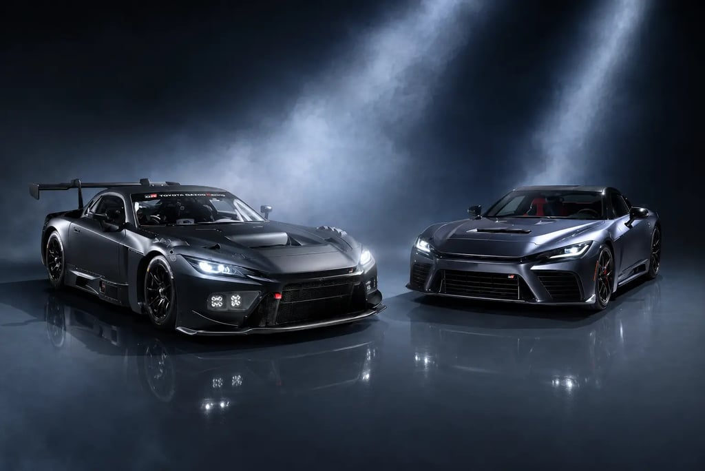 Toyota Gazoo Racing exibe dois superesportivos em estúdio com visual agressivo.