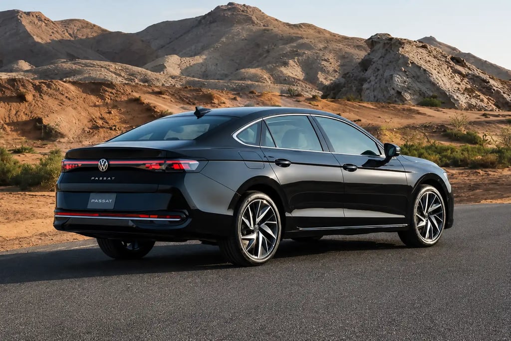 Volkswagen Passat Sedan 2026 em estrada desértica com visual esportivo.