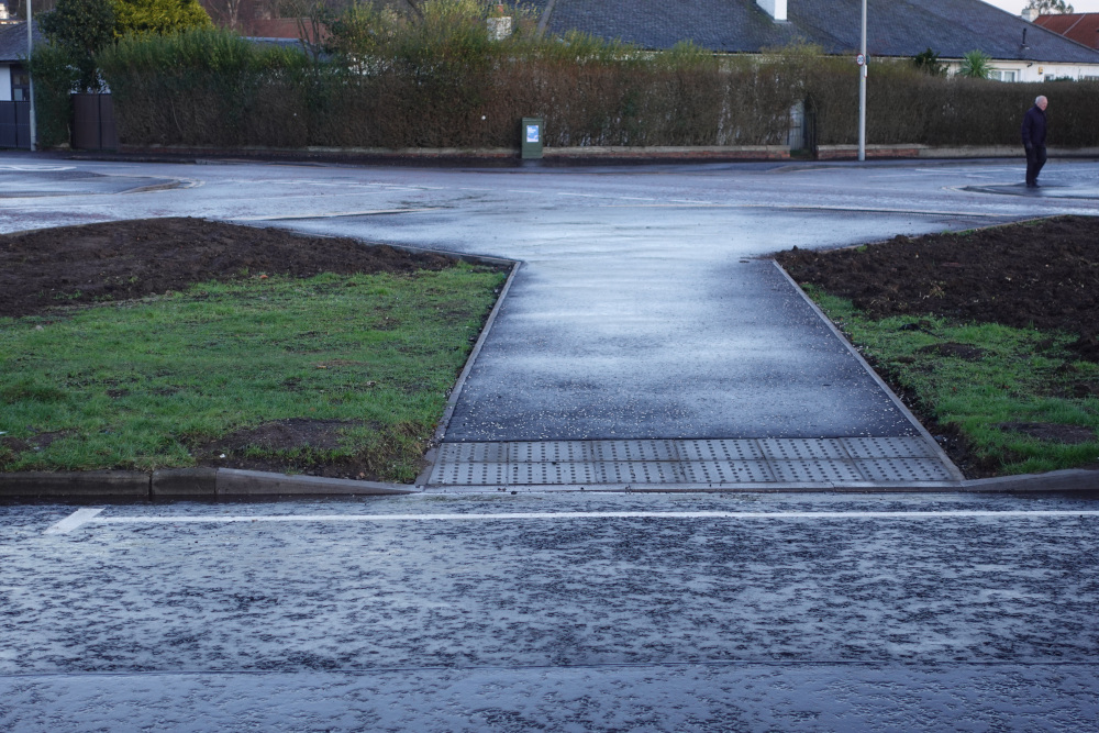 Junction Balgreen Road and Glendevon Park Edinburgh