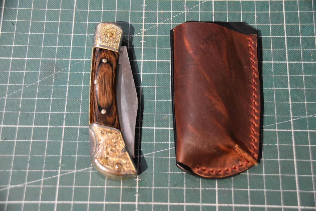 Universalmessertasche aus Rindsleder mit Pullup-Effekt