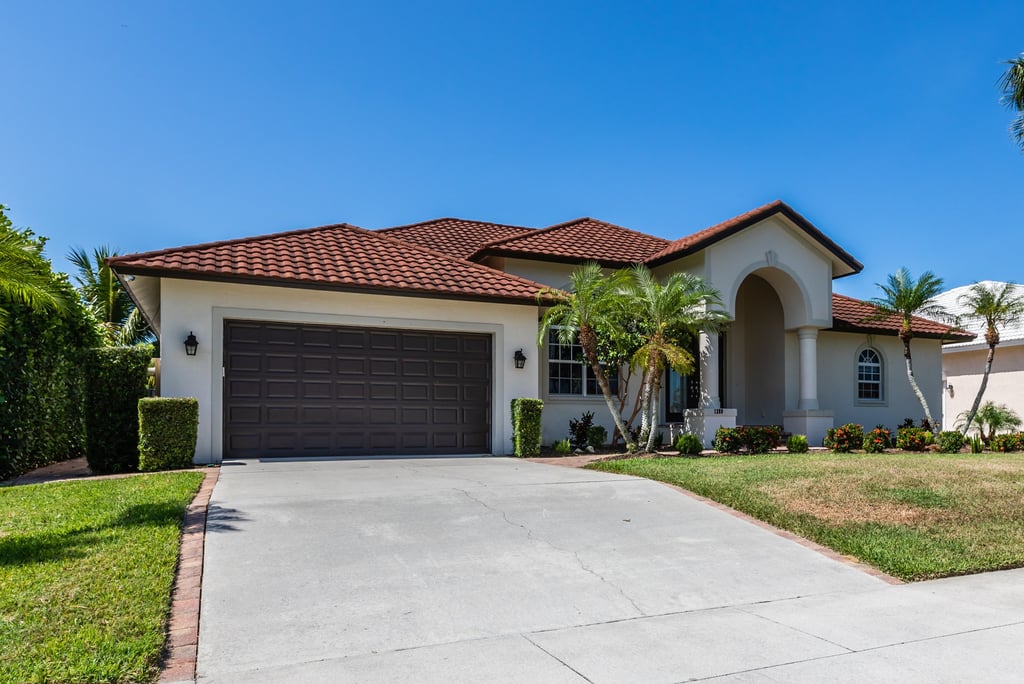 New concrete driveway St. Petersburg FL with smooth finish and curb appeal