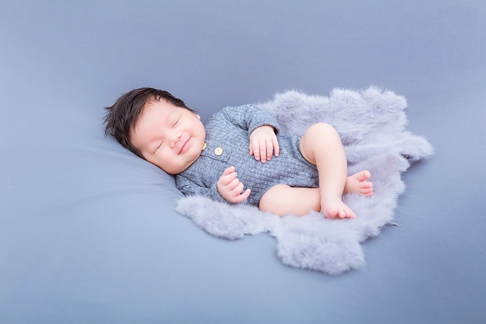 Hướng dẫn kỹ thuật và cách chuẩn bị để chụp ảnh bé sơ sinh tại nhà đẹp
