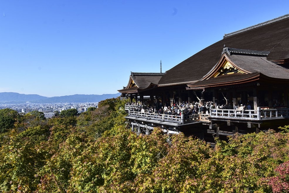 Temple Kiyomizu-dera dans la foret