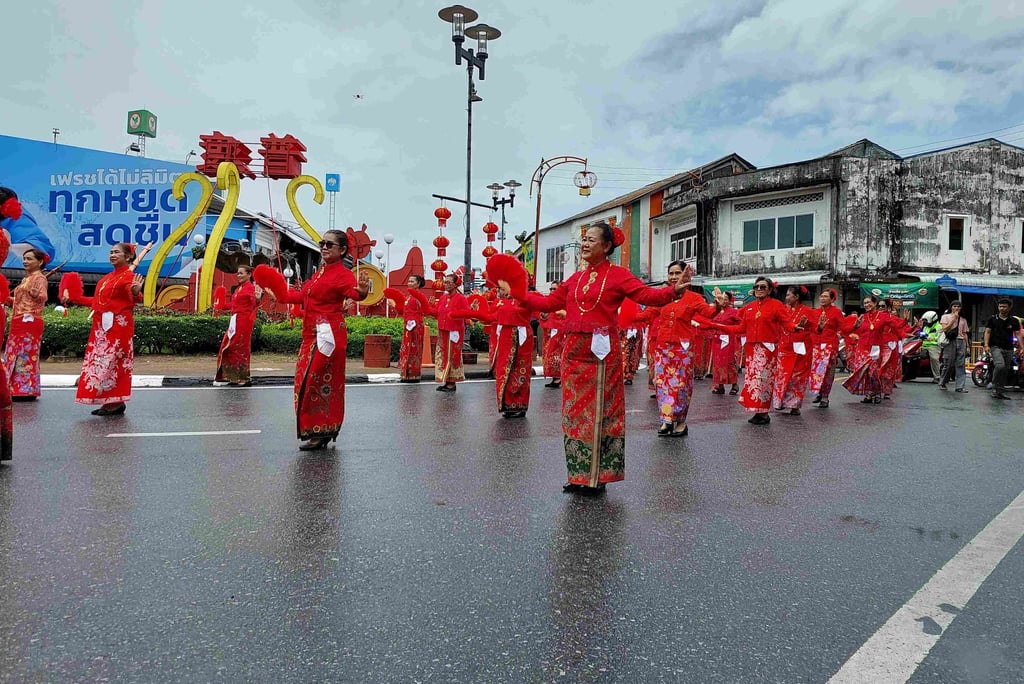 phuket por tor hungry ghost festival street parade