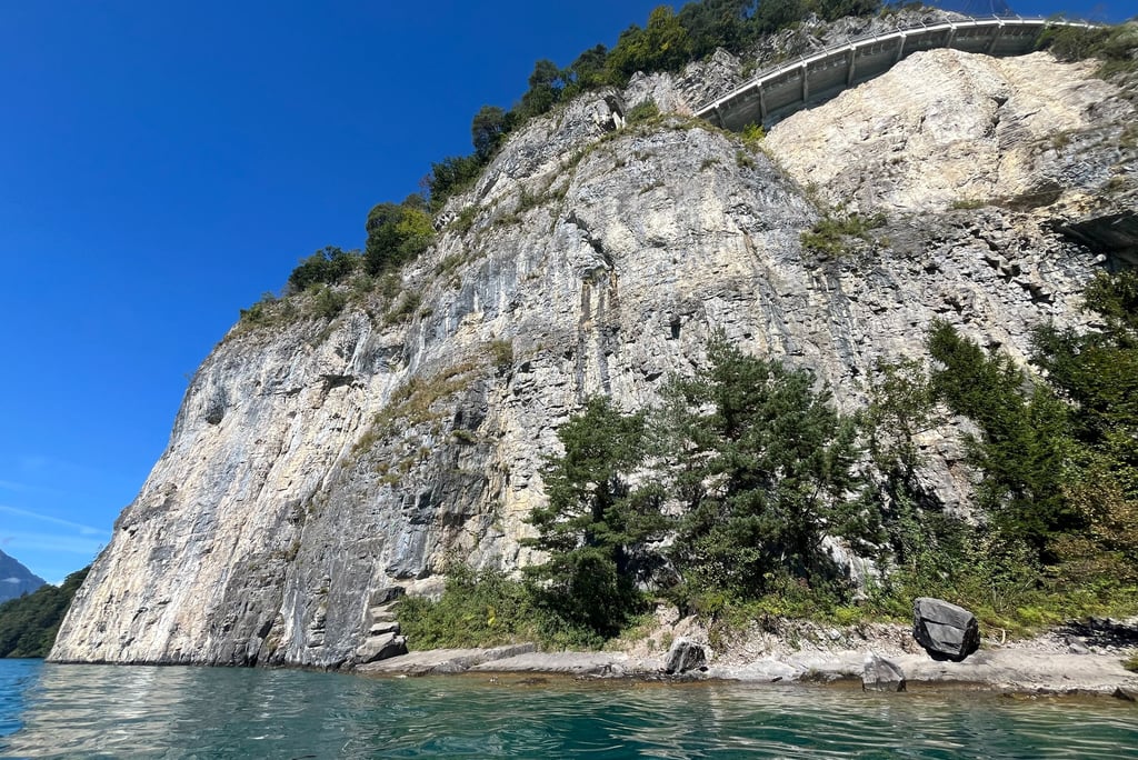 The steep cliffs just outside Sundlauenen are a popular with climbers