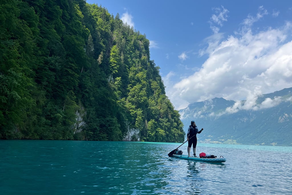 Paddling between Giessbach and Brienz