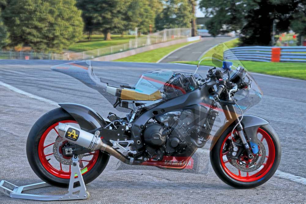 Yamaha R9 design view