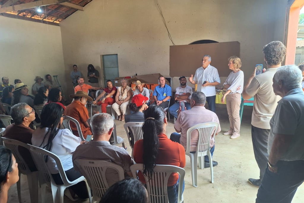 Reunião no Assentamento Cachoeirinha em Tumiritinga - MG